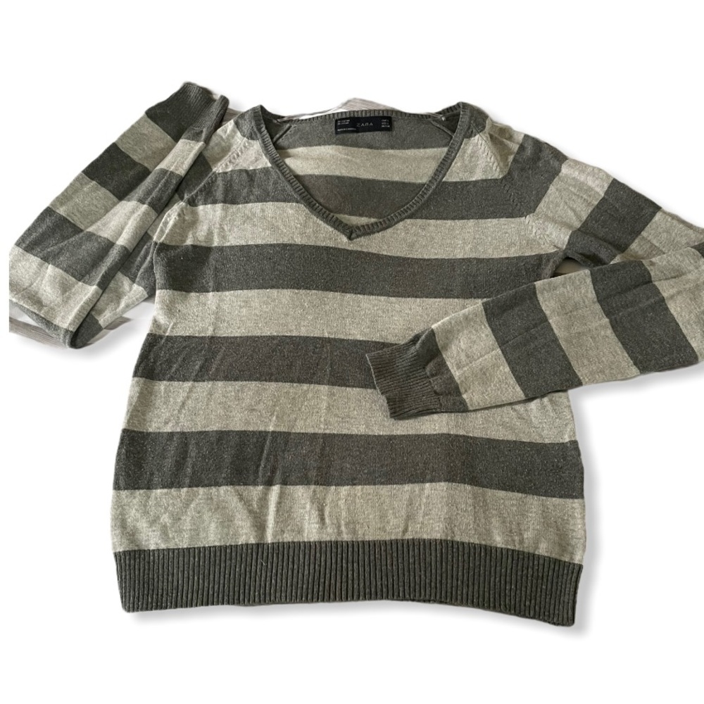 🟢 Zara gray stripped sweater